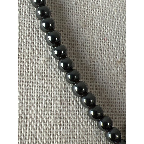 Heart Hematite Pendant Necklace -- 18" - Picture 4 of 9